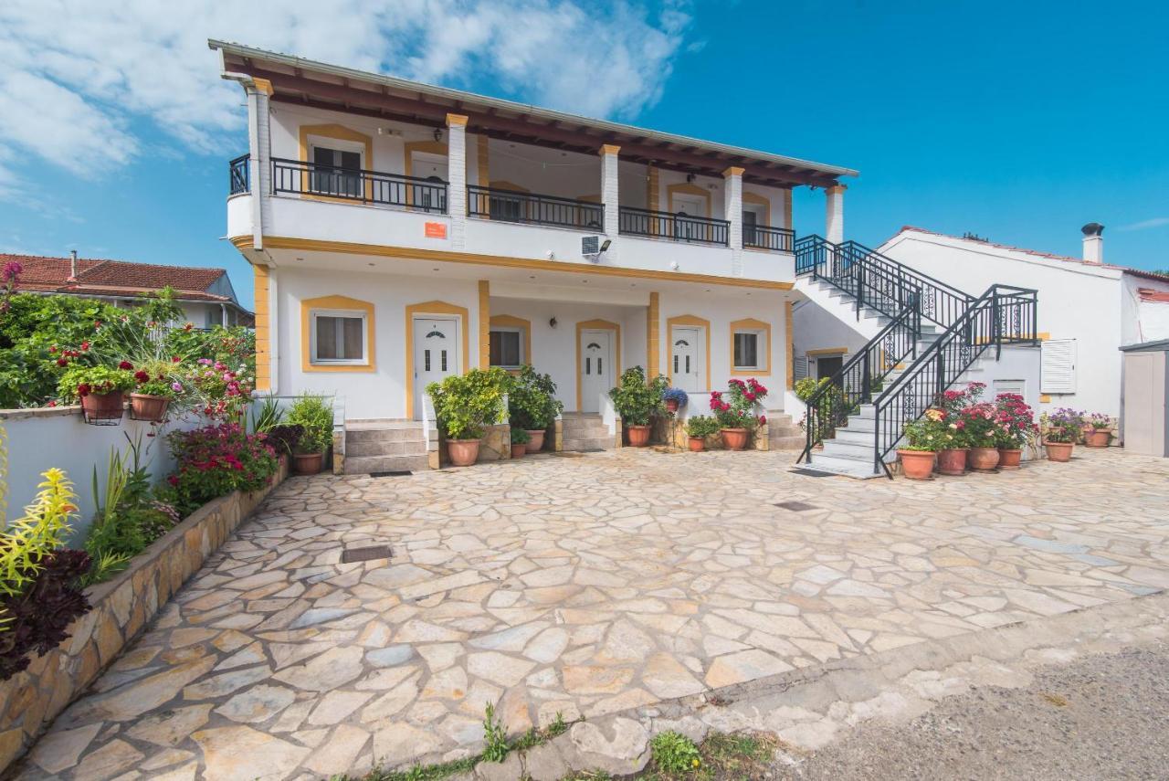 Appartement Aleka 3 *